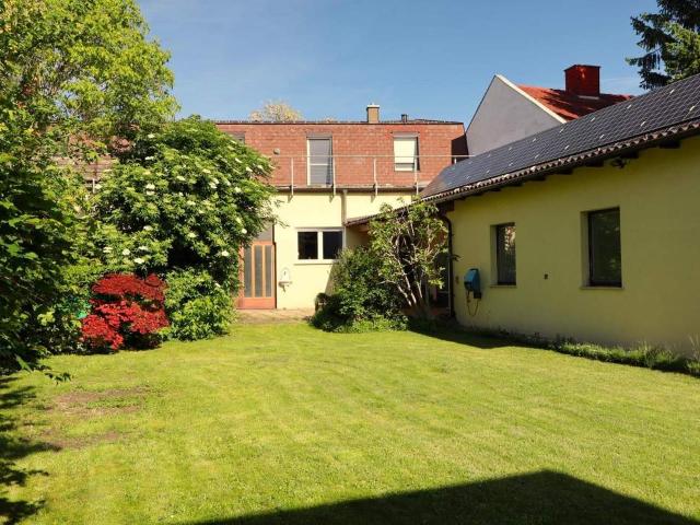 Ein/Zwei/Dreifamilienhaus mitten im Ortszentrum!