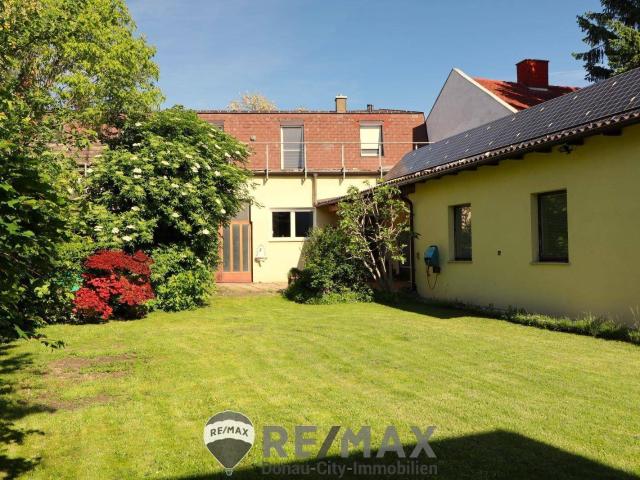 Ein/Zwei/Dreifamilienhaus mitten im Ortszentrum!