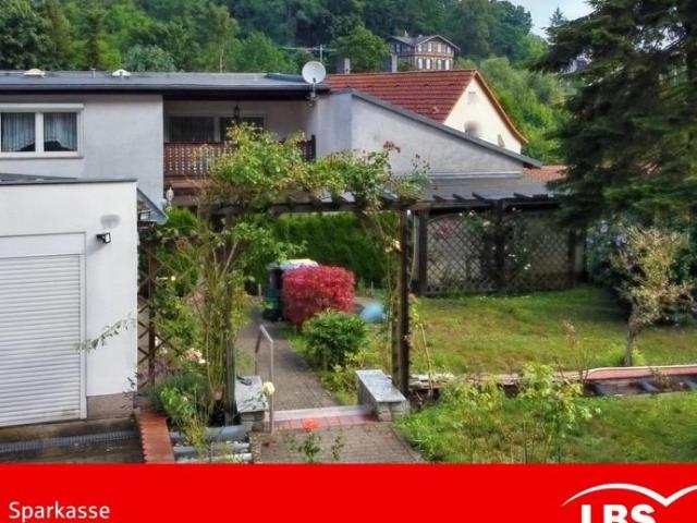 Einzugsbereit mit idyllischem Garten