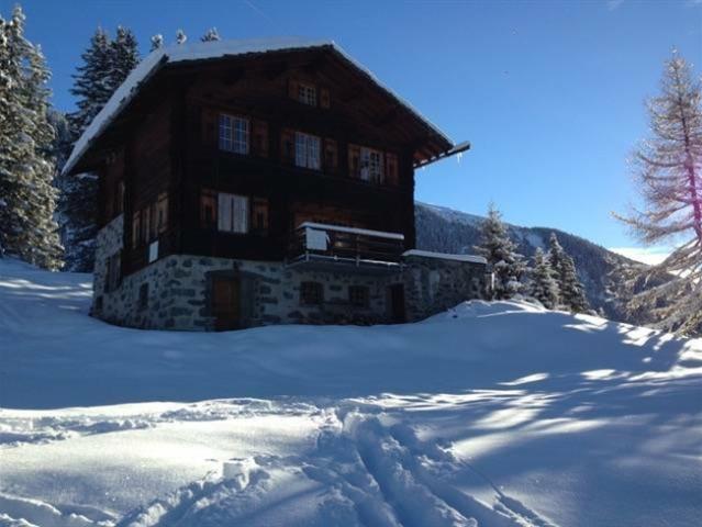 Ein Chalet aus Holz und Seele, am Ende der Straße