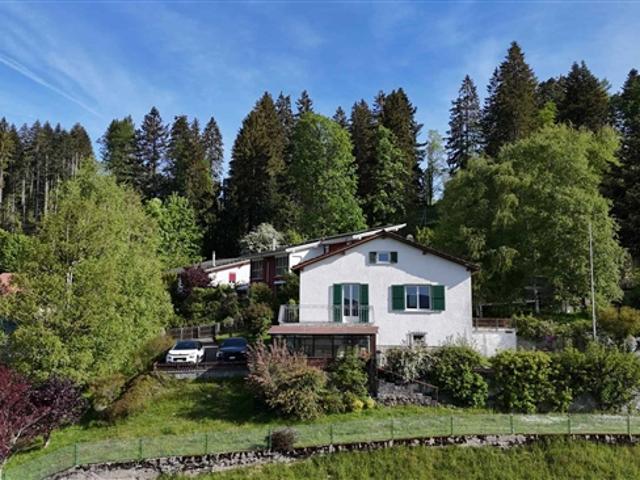 Ein charaktervolles Haus zu renovieren auf den Höhen von La Chaux de Fonds
