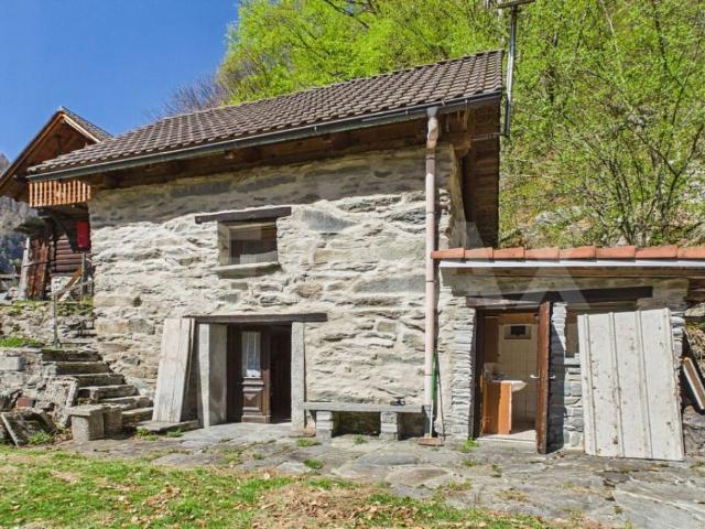 Un rustico autentico per vivere la Valle Maggia