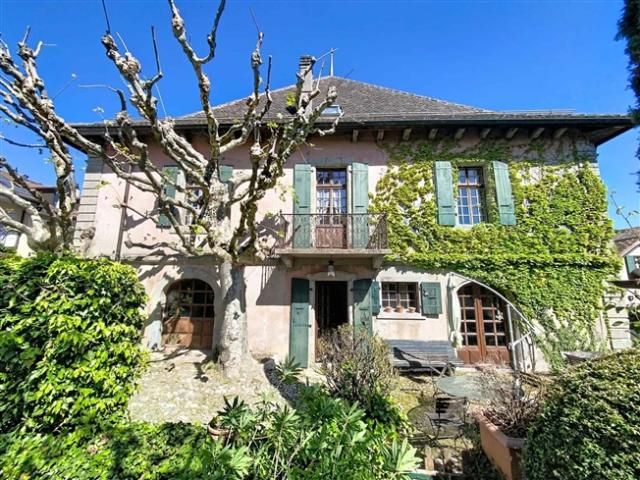 Ein außergewöhnliches Anwesen, ein Herrenhaus und ein Winzer