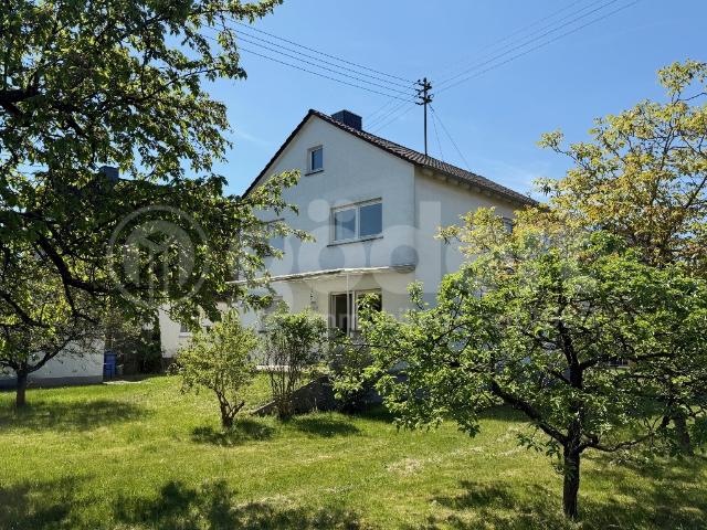 Charmantes Ein bis Zweifamilienhaus + Baugrundstück