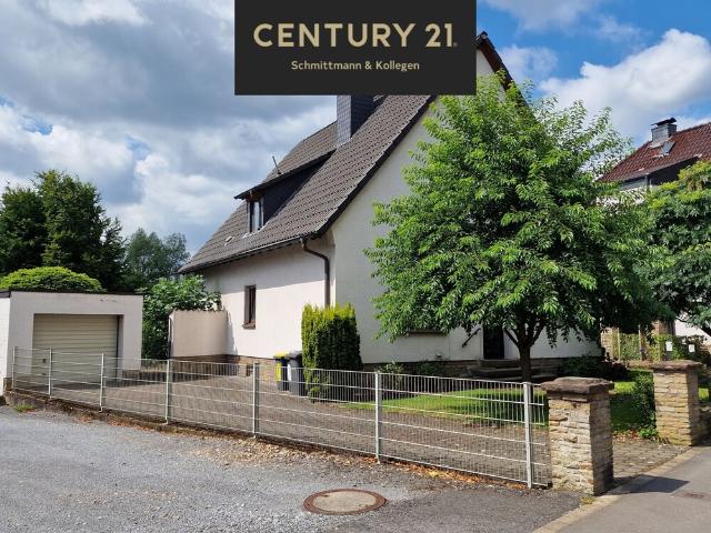 Ein bis Zweifamilienhaus wartet auf neue Eigentümer