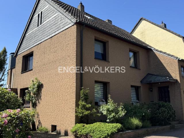 Ein bzw. Zweifamilienhaus: Gute Gelegenheit für Haus und Gartenliebhaber