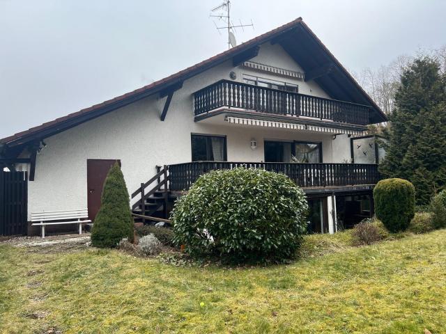 Ein oder Zweifamilienhaus mit Einliegerwohnung in Burglengenfeld