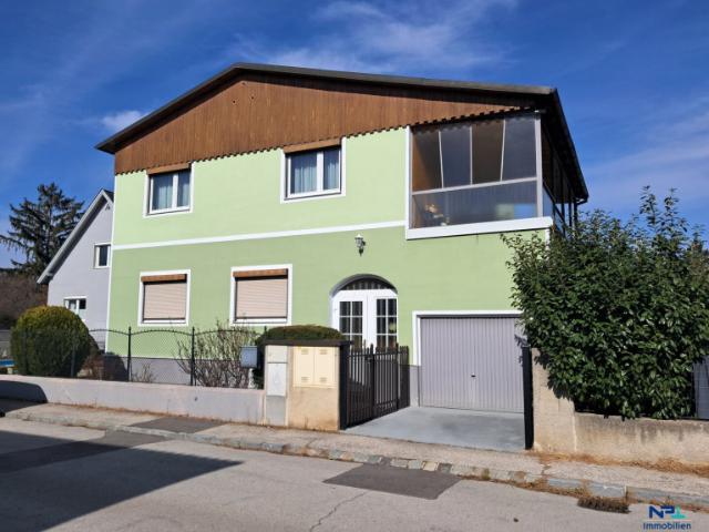 Ein oder Zweifamilienhaus in einer ruhigen Wohnsiedlung in Hirtenberg