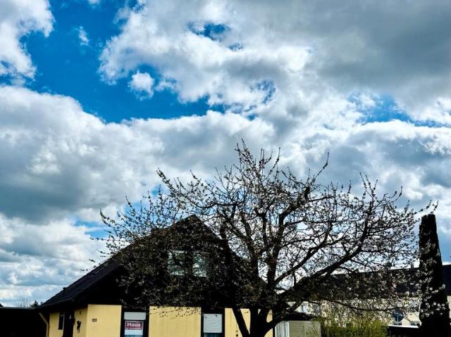 Ein oder Zweifamilienhaus in Enger von privat