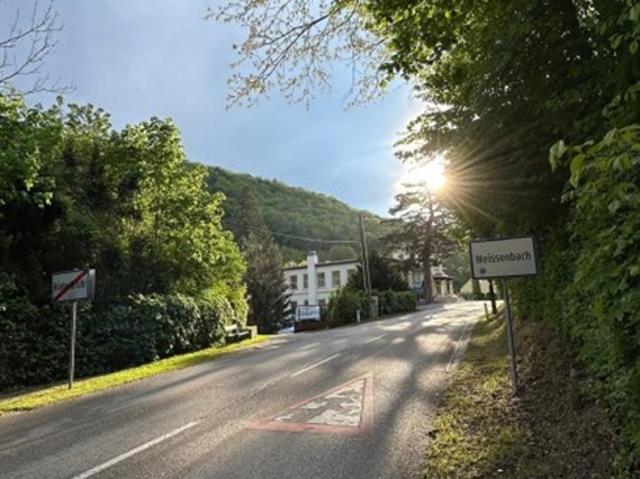 Ein. oder sogar Zweifamilienhaus in absoluter Ruhelage!