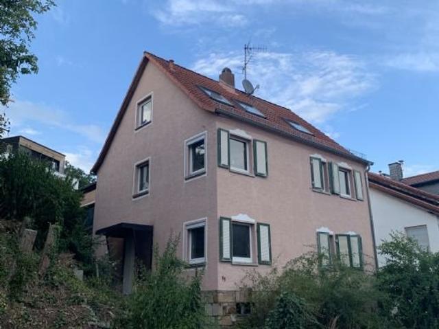 Ein Mehrfamilienhaus mit viel Potential zum verwirklichen von eigener Kreativität