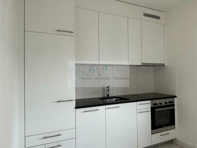 Ein schönes 2.5 Zimmer Apartment mit Balkon in Peseux ist zu vermieten!