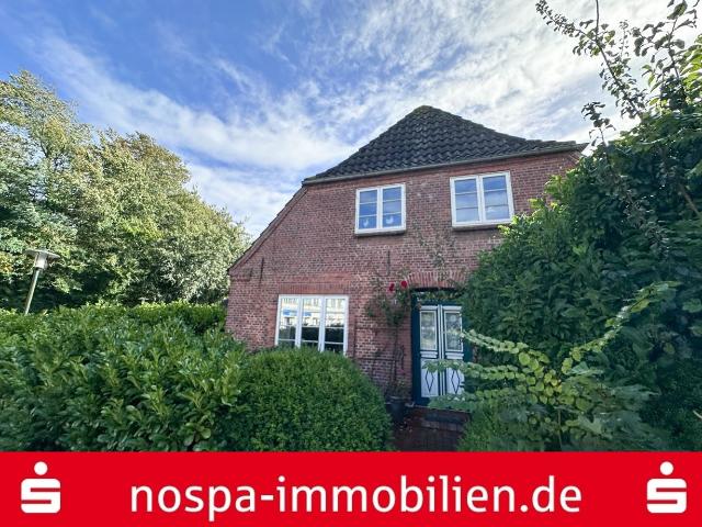 Ein Stück Lecker Geschichte – großzügiges Einfamilienhaus mit Kamin und Doppelgarage