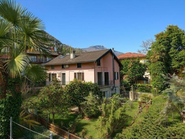 Ein Paradies in Minusio Haus mit grünem und sonnigem Garten