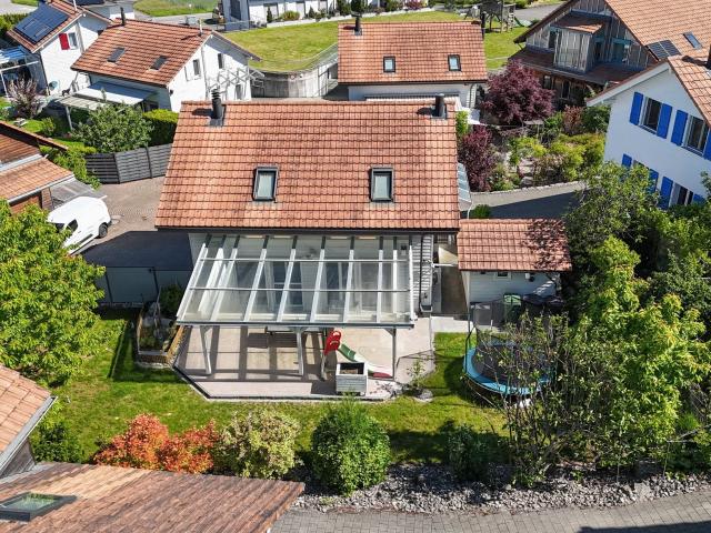 Ein Zuhause zum Wohlfühlen helles Wohnambiente, Cheminée und sonnige Terrasse