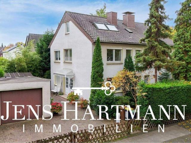 Ein Zuhause, das Generationen verbindet Gepflegtes Zweifamilienhaus mit Garten