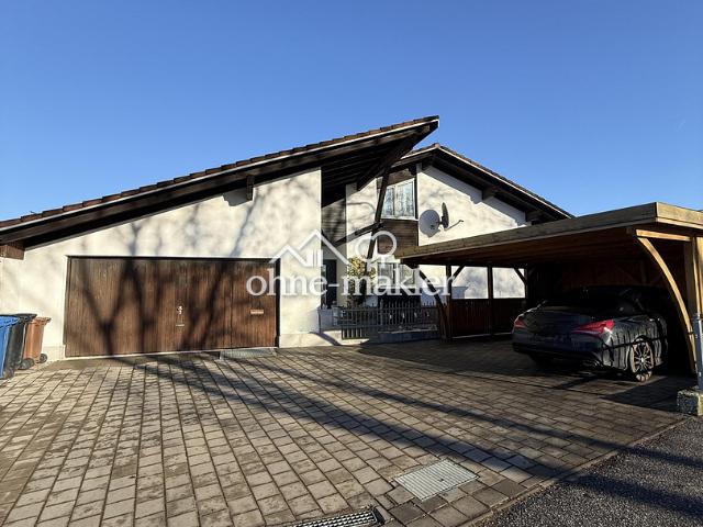 Ein Zweifamilienhaus