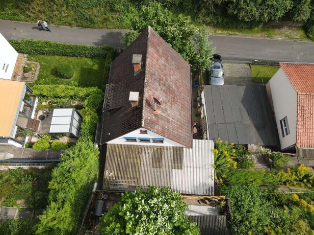Ein /Zweifamilienhaus mit Potenzial und einem separaten Gründstück mit 554m²