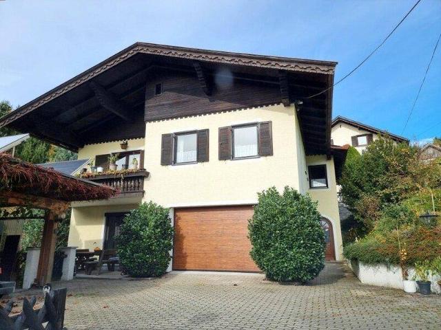 Sackgasse Ein /Zweifamilienhaus mit Pool vollunterkellert