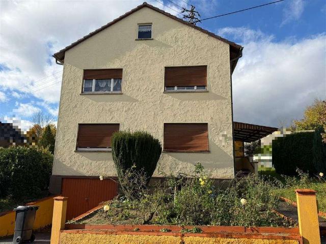 Ein /Zweifamilienwohnhaus auf ca. 682 Qm großem Grundstück in 74211 Leingarten zu verkaufen