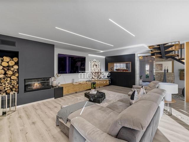 Eine außergewöhnliche Villa, in der Eleganz auf Funktionalität trifft!