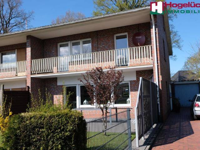 Neuwertige Heiztherme! Eine gut geschnittene und modernisierte Doppelhaushälfte mit zusätzl. Balkon und massiv. Gar.