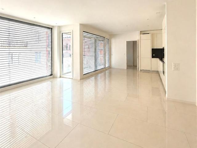 Eine luxuriöse Wohnung mit 3,5 Zimmern, nur einen Steinwurf vom Zentrum von Lugano entfernt