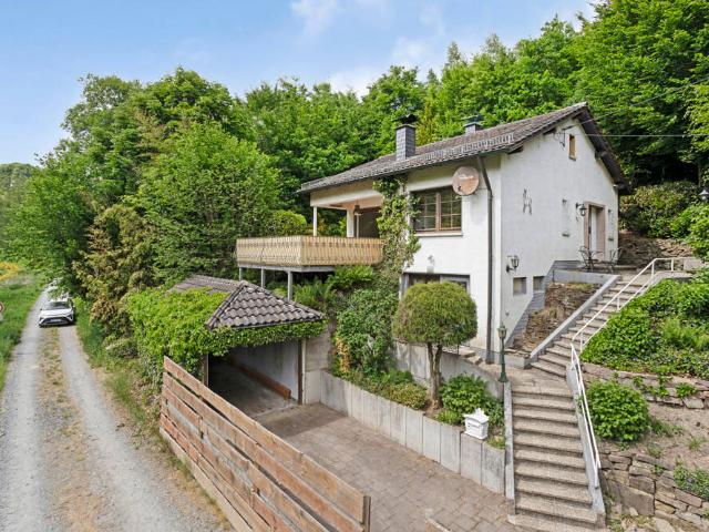 Eine Rarität für Individualisten wohnen im eigenen Tal 2 freistehende EFH mit 12.130 m² Grundstück