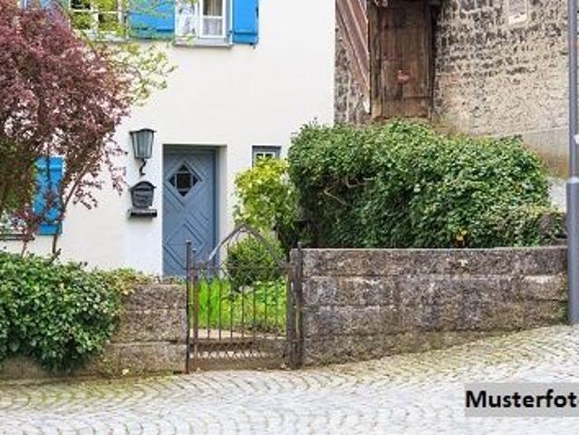 Einfamilien Doppelhaushälfte mit Doppel Carport