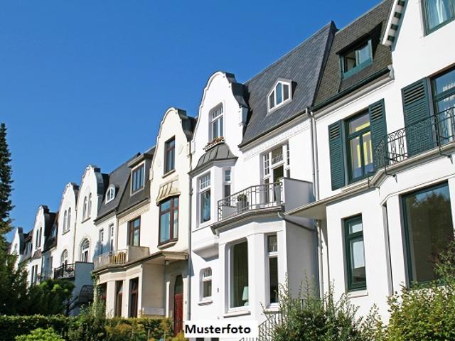 Einfamilien Reihenmittelhaus mit Garten und Garage