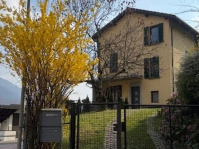 Einfamilienhaus 7.5 Zimmer