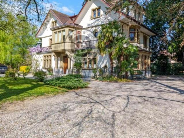 Einfamilienhaus 10.5 Zimmer