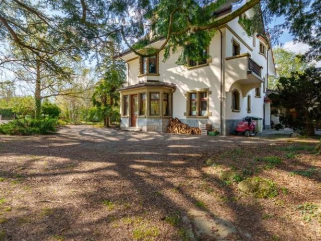 Einfamilienhaus 10.5 Zimmer