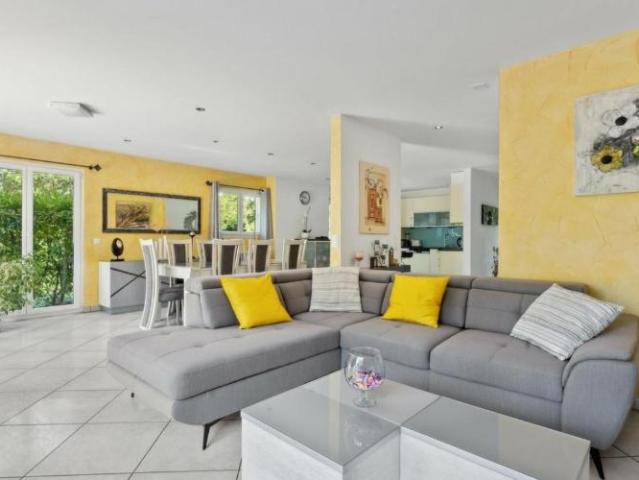 Einfamilienhaus 7.5 Zimmer