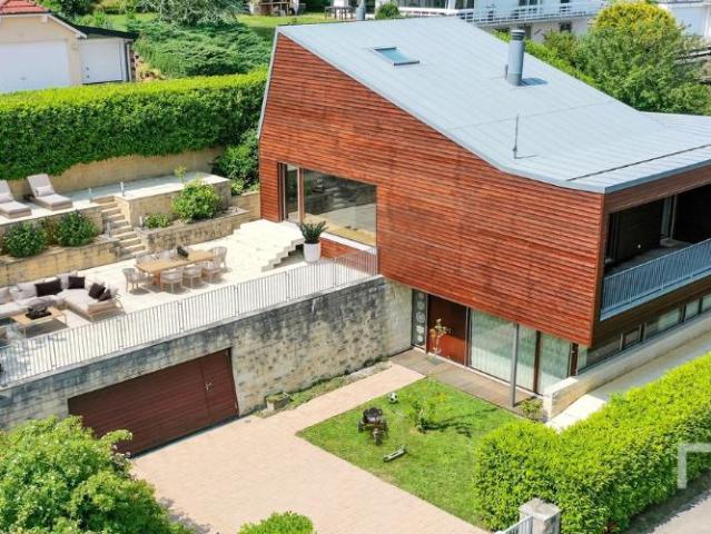 Einfamilienhaus 8.5 Zimmer