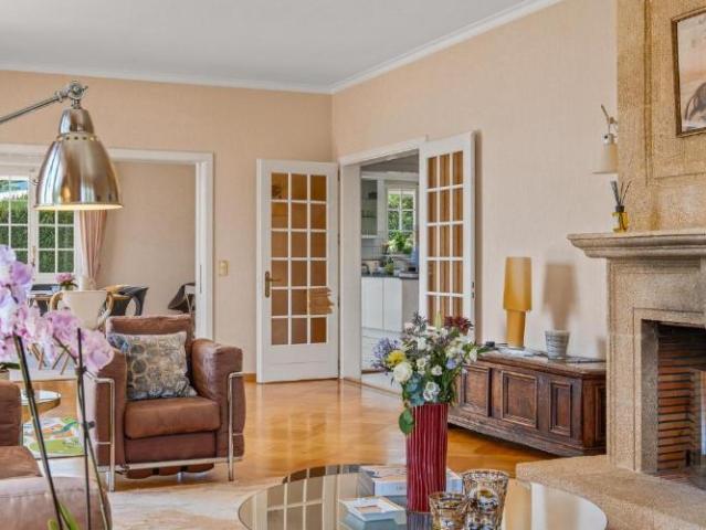 Einfamilienhaus 9.5 Zimmer