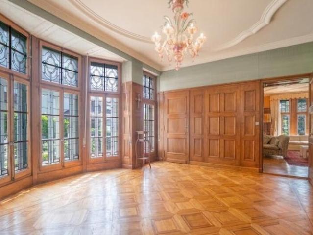 Einfamilienhaus 9.5 Zimmer