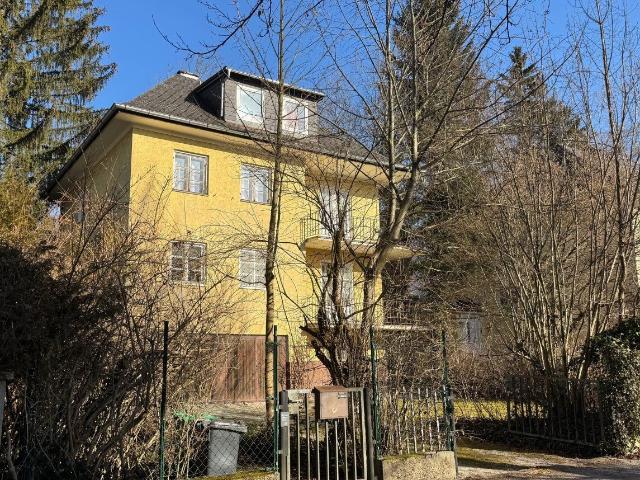 Einfamilienhaus am Grünland mit großem Potenzial