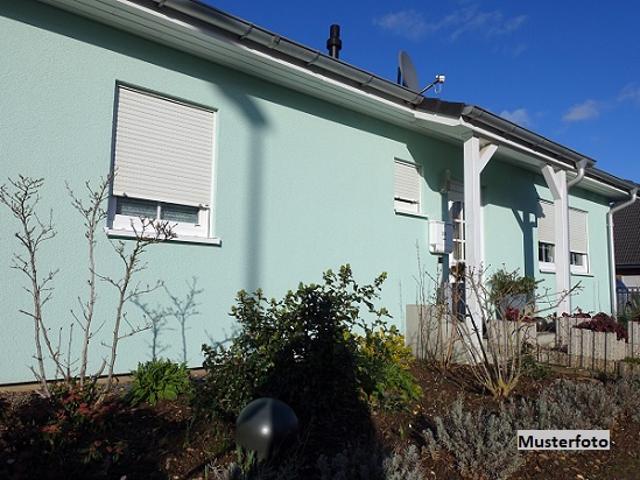 Einfamilienhaus Bungalow mit Garage auf gepflegtem Grundstück