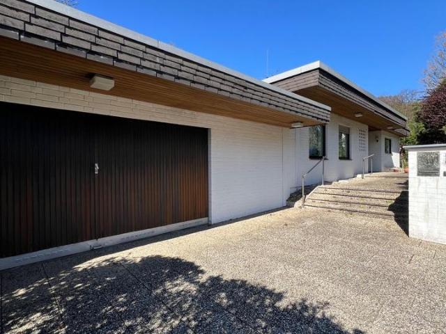Einfamilienhaus Freistehend im Bungalow Stil