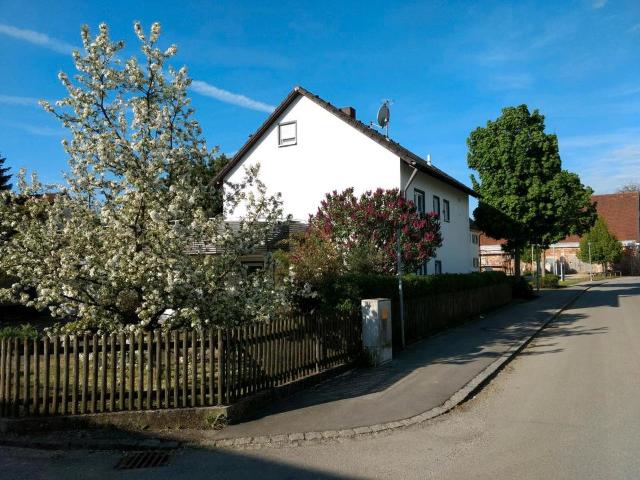 Einfamilienhaus freistehend mit ebenerdiger Einliegerwohnung