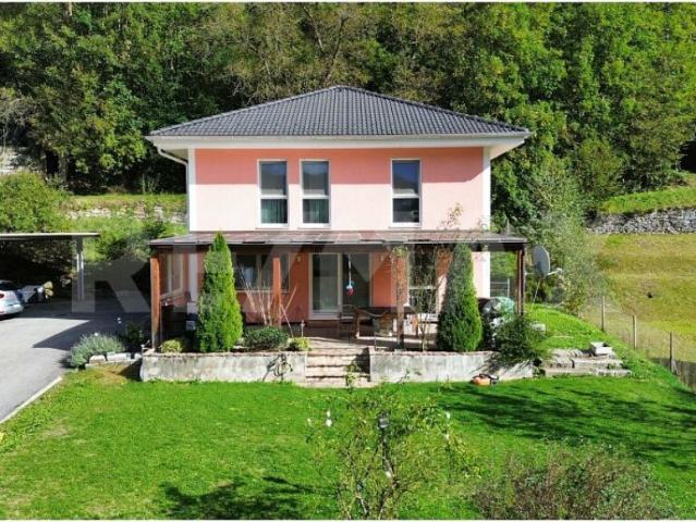 Einfamilienhaus freistehend mit Garten und freier Aussicht