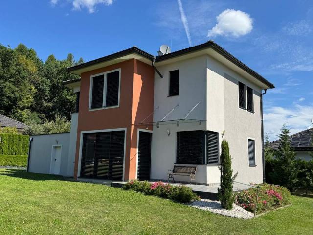 Einfamilienhaus für anspruchsvolle Käufer im Grünen und doch in Stadtnähe