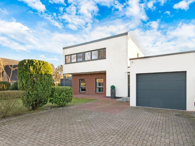 Einfamilienhaus im Bauhausstil Traumhaftes Wohnen in Duvenstedt