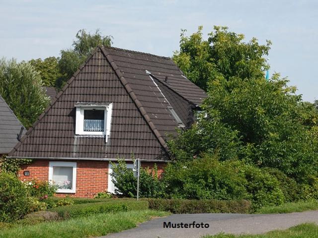 Einfamilienhaus im Stadt Villenstil mit 0,7 km Entfernung zum Ostseestrand
