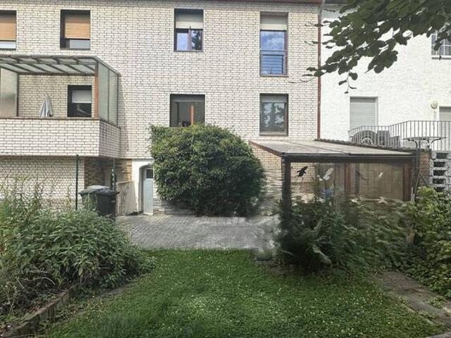 Einfamilienhaus in 52349 Düren Stadt, mit Garten und Terrasse