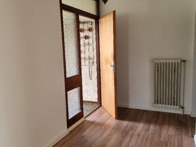 Einfamilienhaus in begehrter Lage mit großzügigem Südhang Grundstück