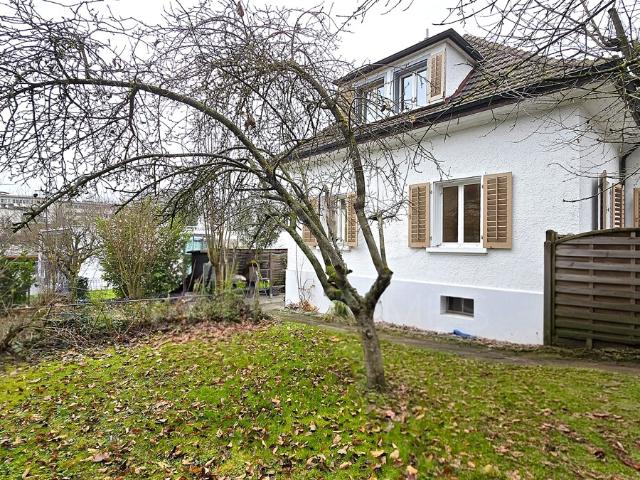 EINFAMILIENHAUS AN ZENTRALER LAGE MIT MÖGLICHKEIT ZUR INDIVIDUELLEN AUFWERTUNG
