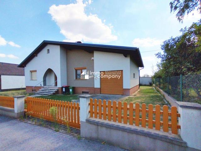 Familienhaus mit großer Terrasse Garten Keller Garage in ruhiger Lage am Ortsrand