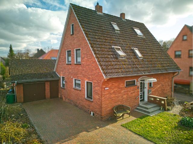 Einfamilienhaus in Eversten, Potenzial für Sanierung oder Neubau mit GFZ 0,8, 4 Wohneinheiten